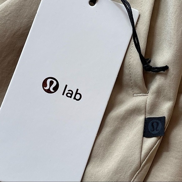 NWT LULULEMON LAB High Rise Woven Jogger in Trench - Size 2 - Picture 13 of 15